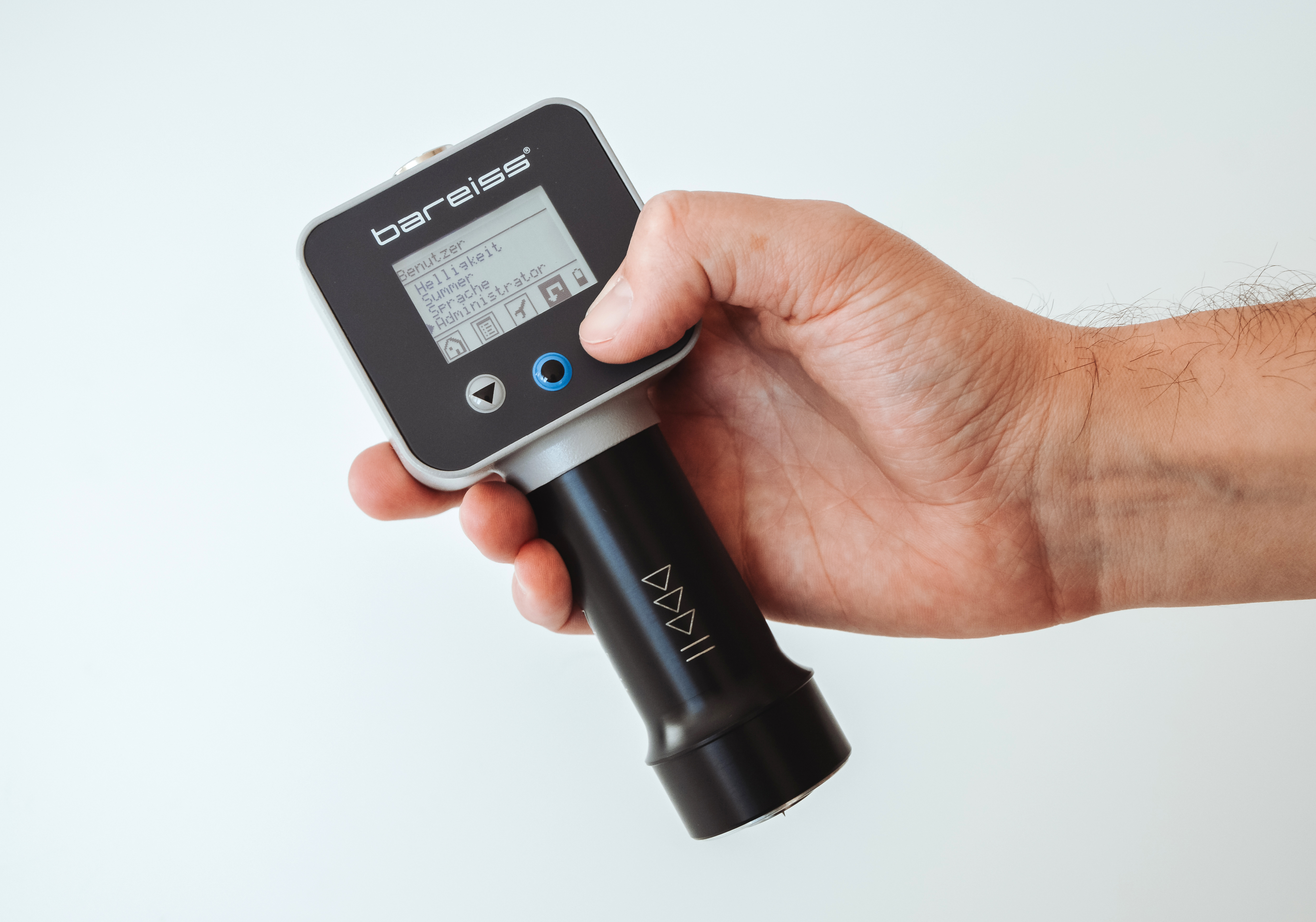 Digital handheld hardness tester HPE III Basic intuitive operation