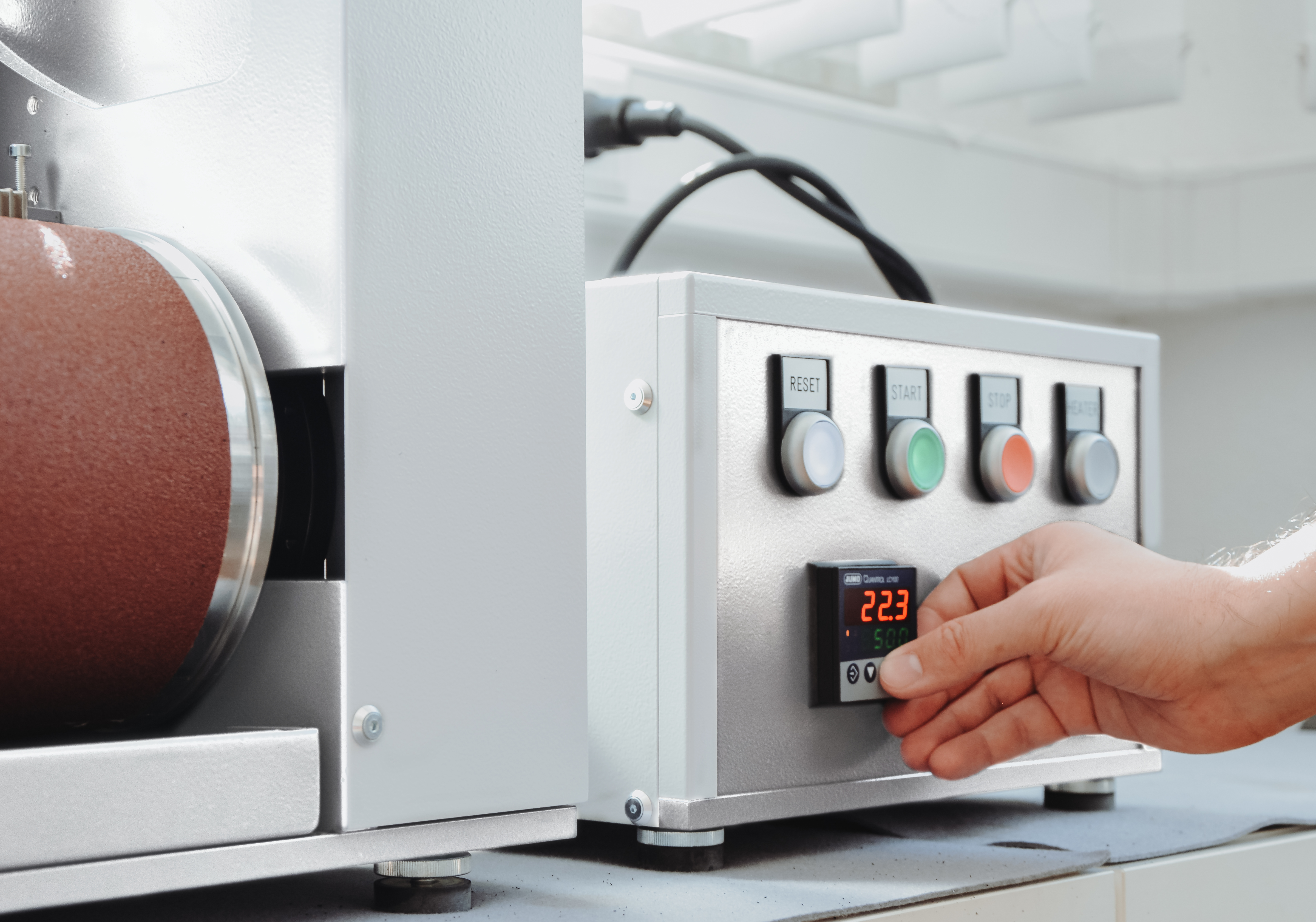 Automated testing device Abrasion Testing Machine with tempered drum up to 100°C