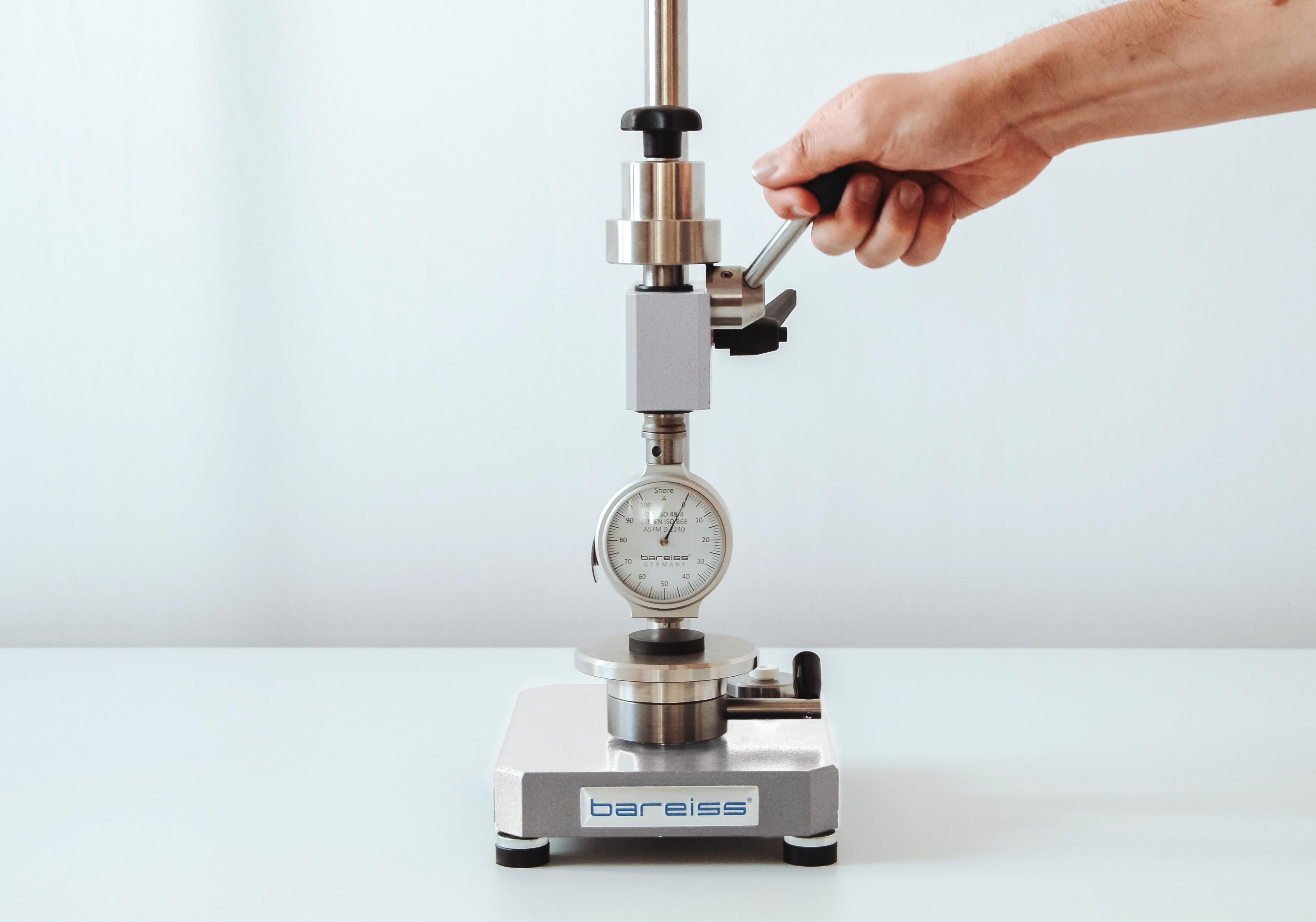 BS 61 II manal test stand measurement with HP on sample